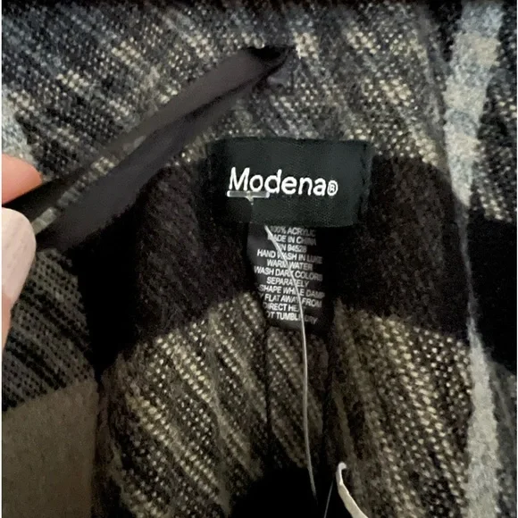 Women’s shawl/wrap by modena. One size. Black/ gray plaid. NWT - Picture 5 of 5